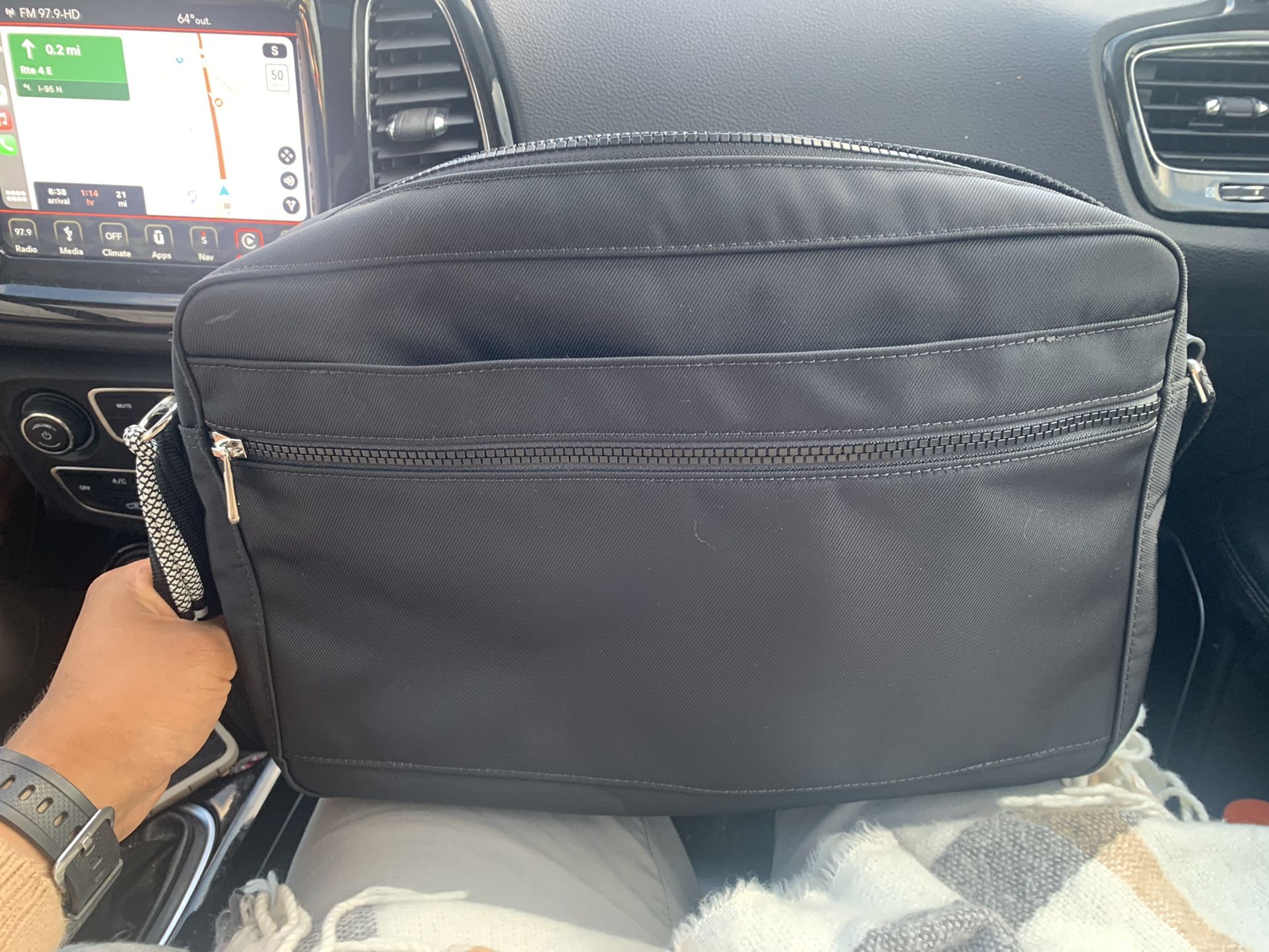 Longchamp Green District Messenger Bag - photo 4