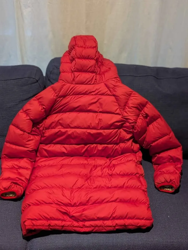MEC Red besnow winter jacket - size 12 image indicator(2)