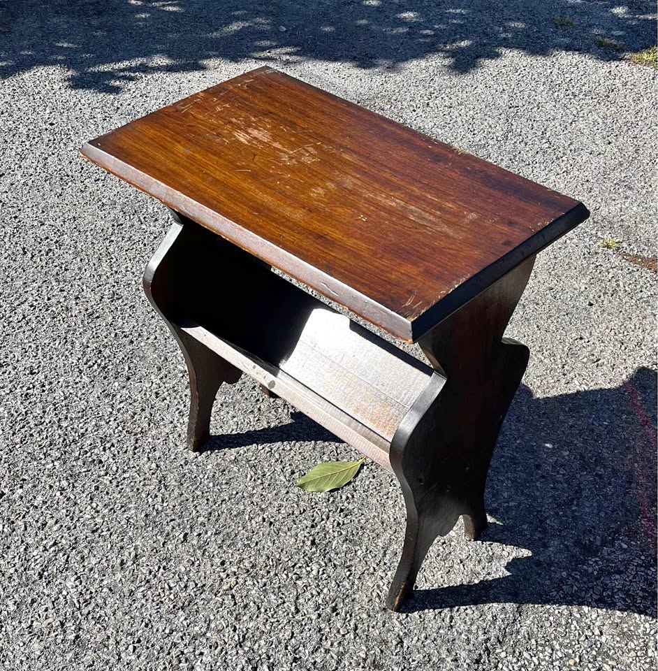 Vintage Narrow Side Table With Bookshelf