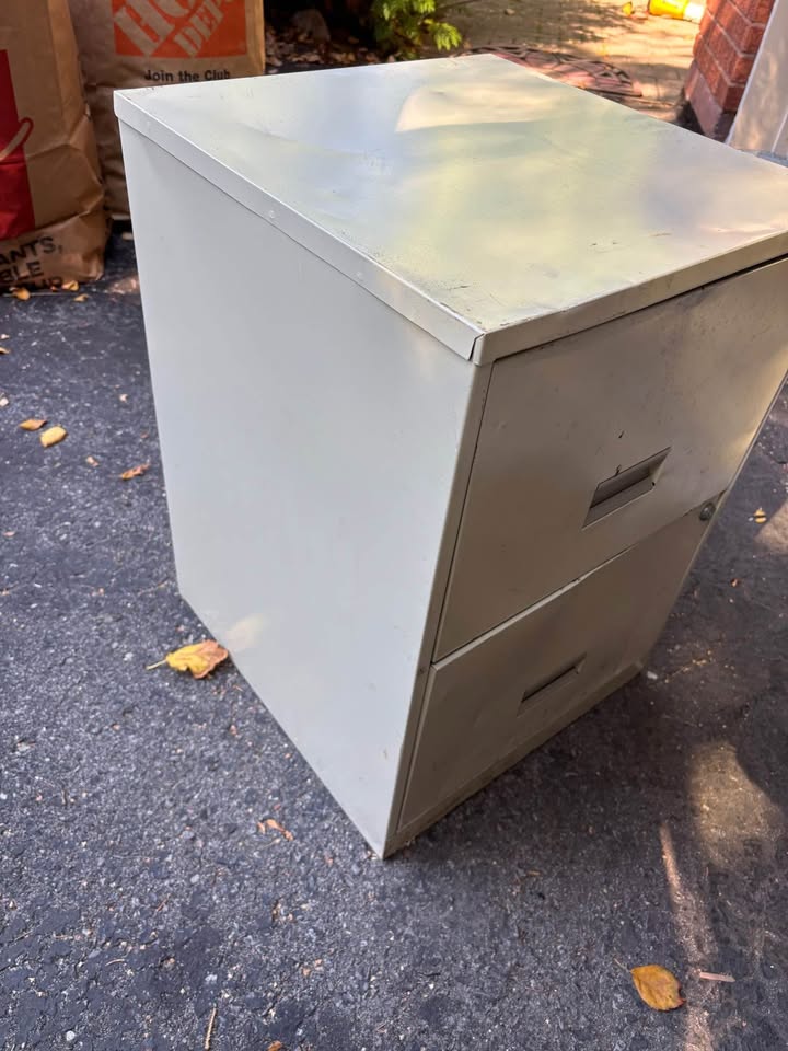 Filing Cabinet - photo 3