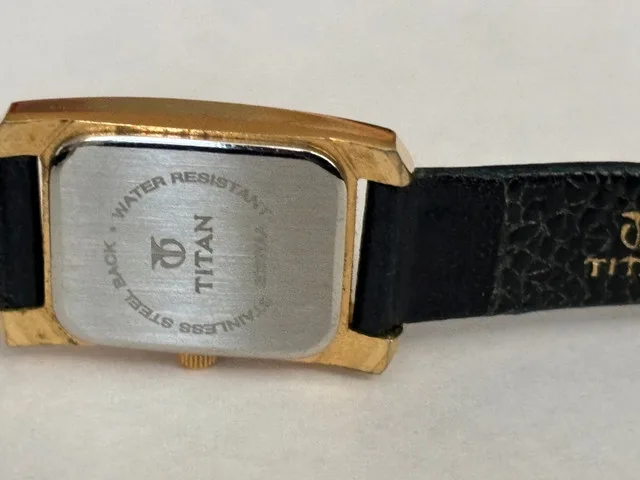 titan gold plated ladies watch image indicator(3)