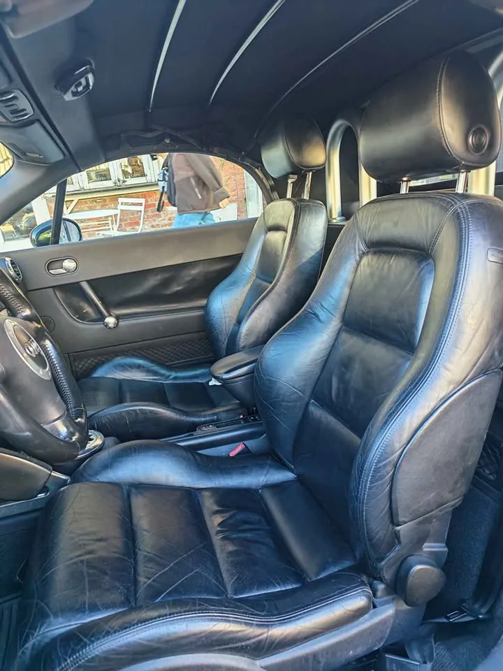 2005 Audi TT · 3.2 Quattro Roadster 2D image indicator(7)