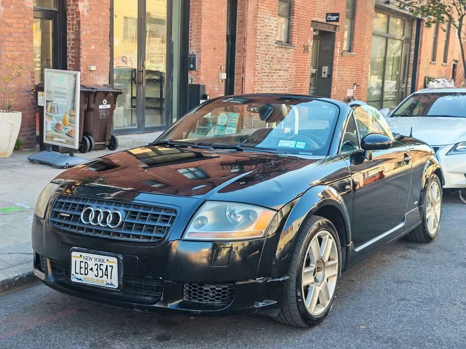 2005 Audi TT · 3.2 Quattro Roadster 2D image indicator(8)