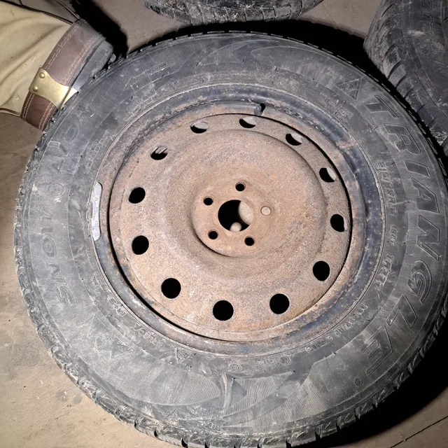 4 Used winter tires