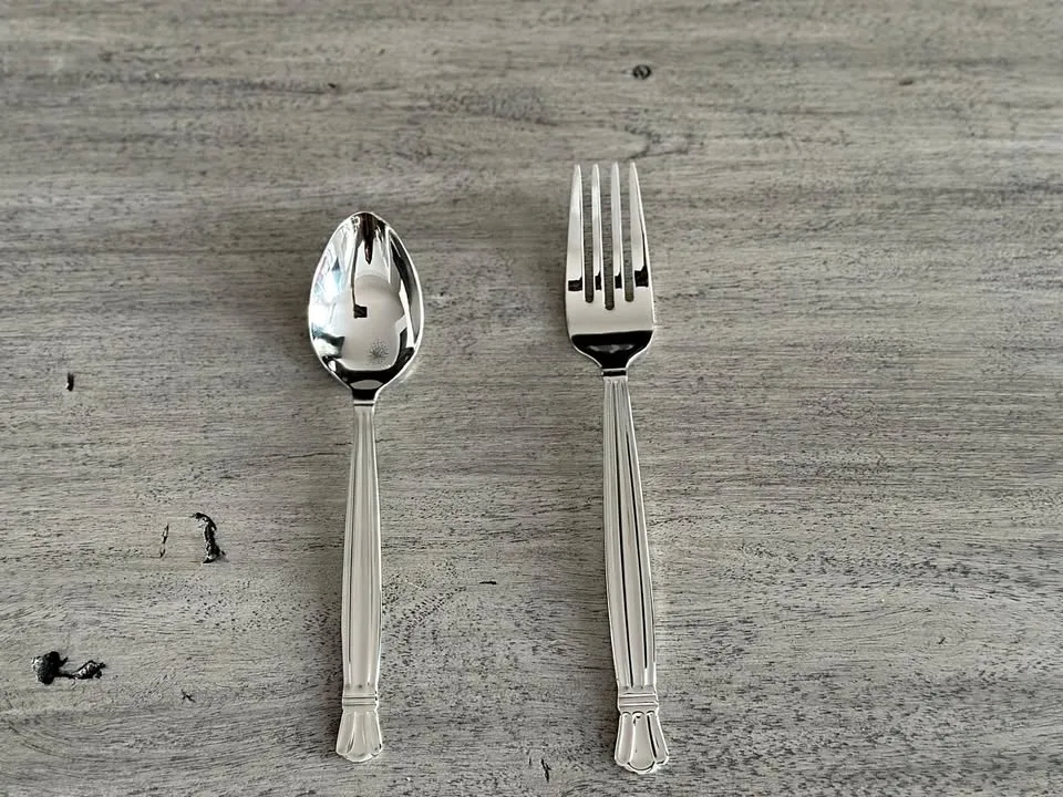 Stainless Steel Flatware Set - Rare Vintage Retroneu thumbnail
