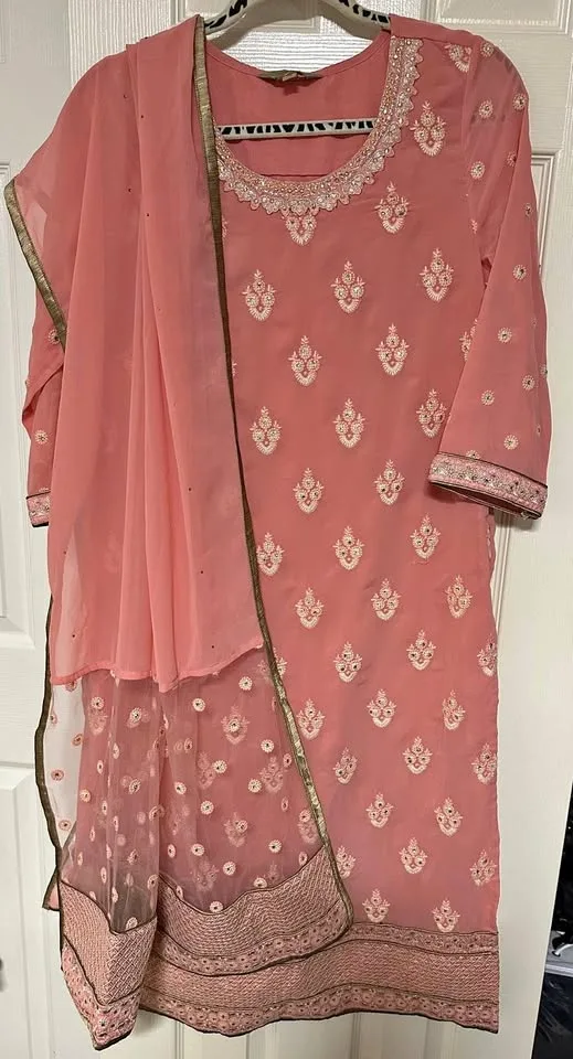 Peach 3-Piece Shalwar- Indian Outfit BNWT thumbnail