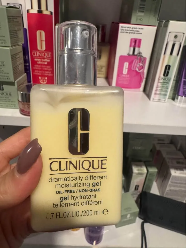 Clinique moisturizer lotion/gel 200ml$45each image indicator(2)