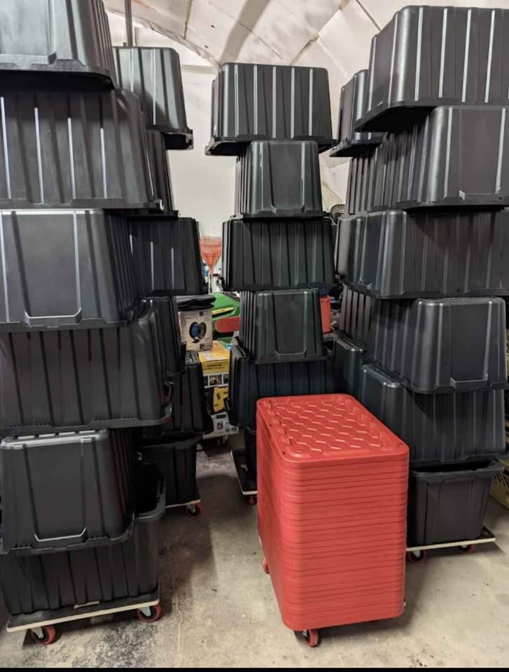 Used & Brand new heavy duty bins for storage or moving - photo 4