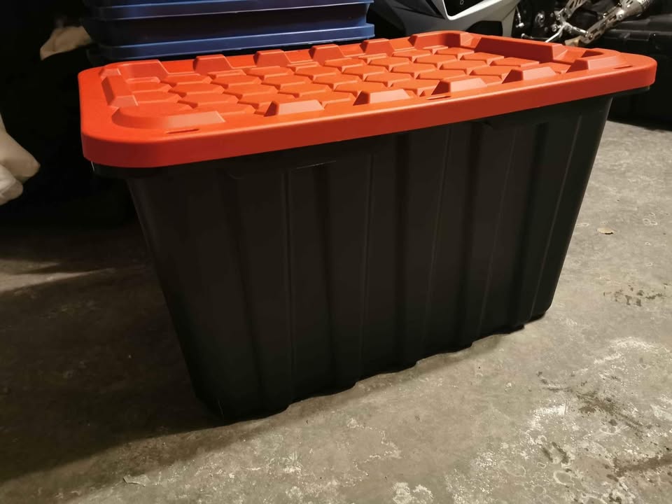 Moving boxes Storage bins 102L heavy duty. used & new available - photo 2