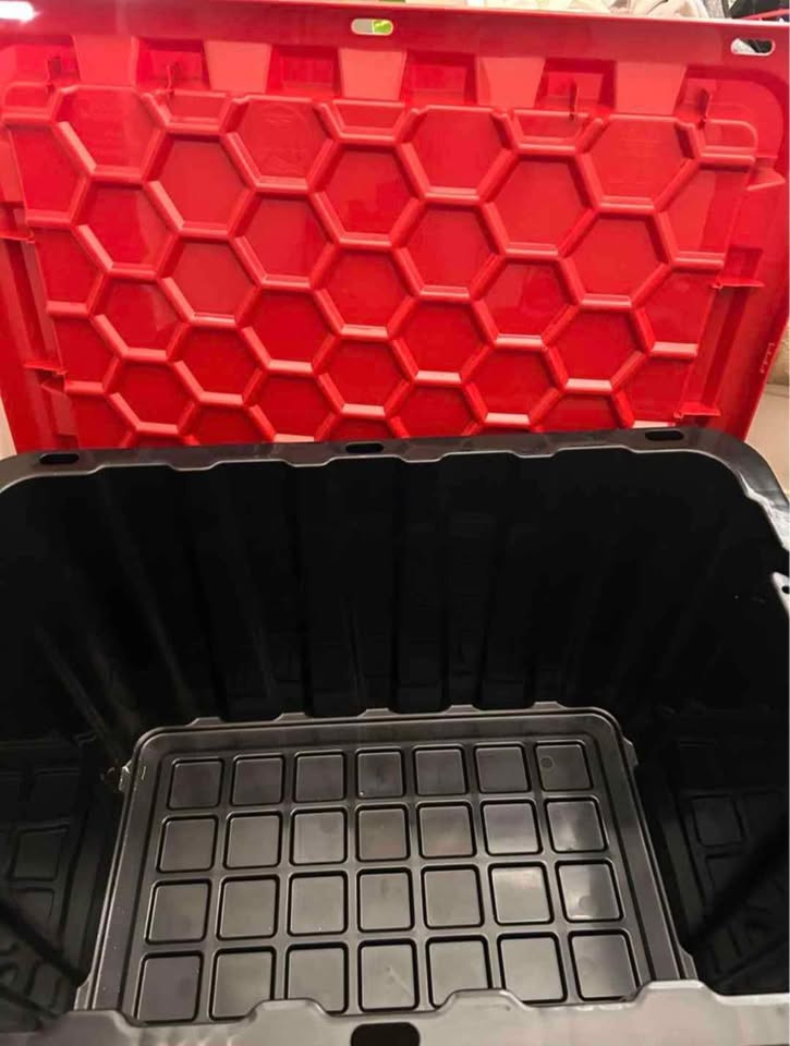 Moving boxes Storage bins 102L heavy duty. used & new available - photo 4