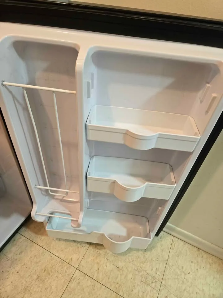 Danby Millennium Mini Fridge image indicator(4)