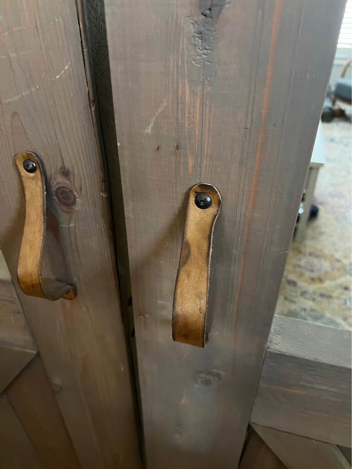 Barn Doors and Live edge Header - photo 2