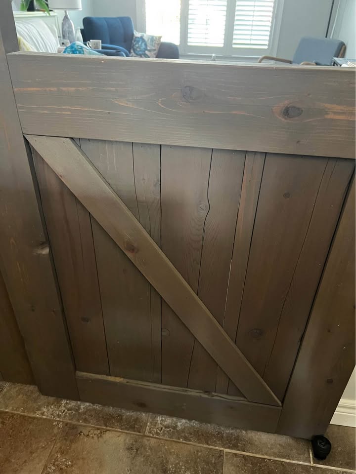 Barn Doors and Live edge Header - photo 4