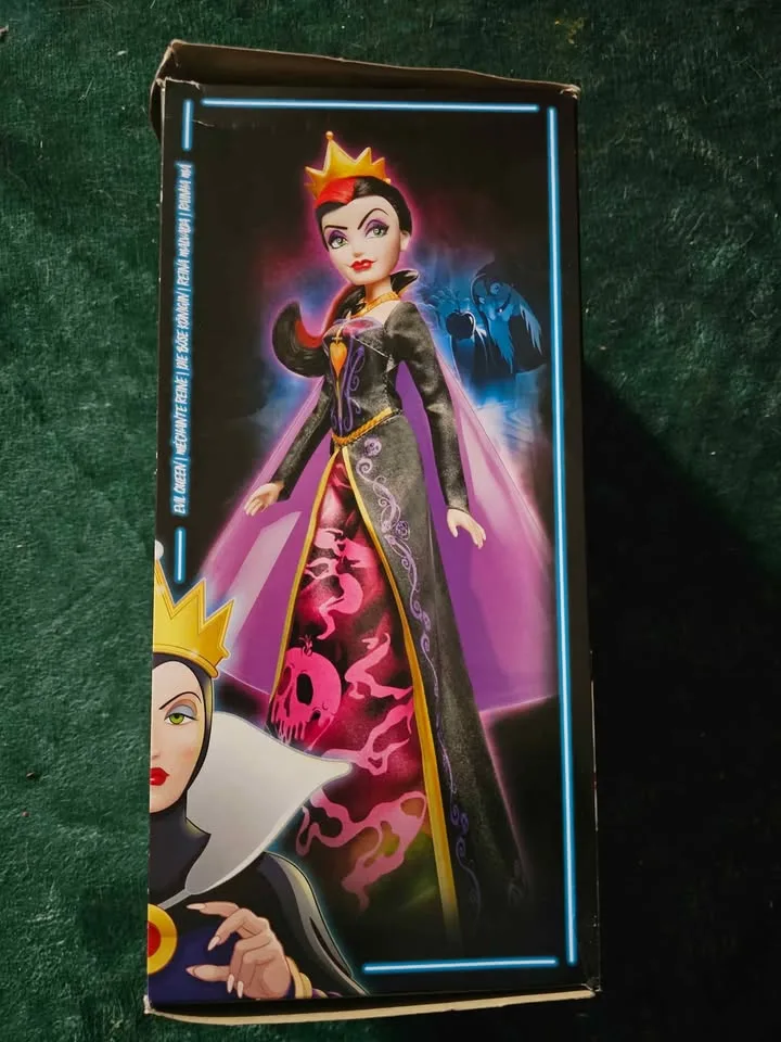 Disney Villians Barbies - Ursela, Evil Queen... image indicator(5)