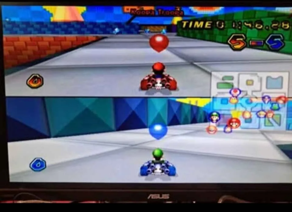 Wii bundle 5 games, 2 remotes, 2 gamecube controllers image indicator(3)