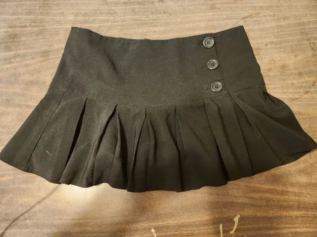 Streetwear Brand Pleated Skirt – Size Large thumbnail