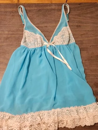 Victoria’s Secret Baby Blue Lace Babydoll – Size Large thumbnail