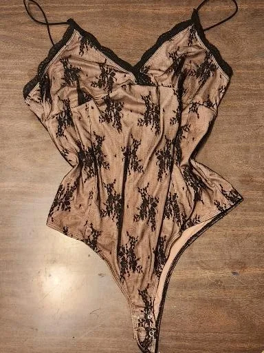 Nude & Black Lace Bodysuit – Size Large thumbnail