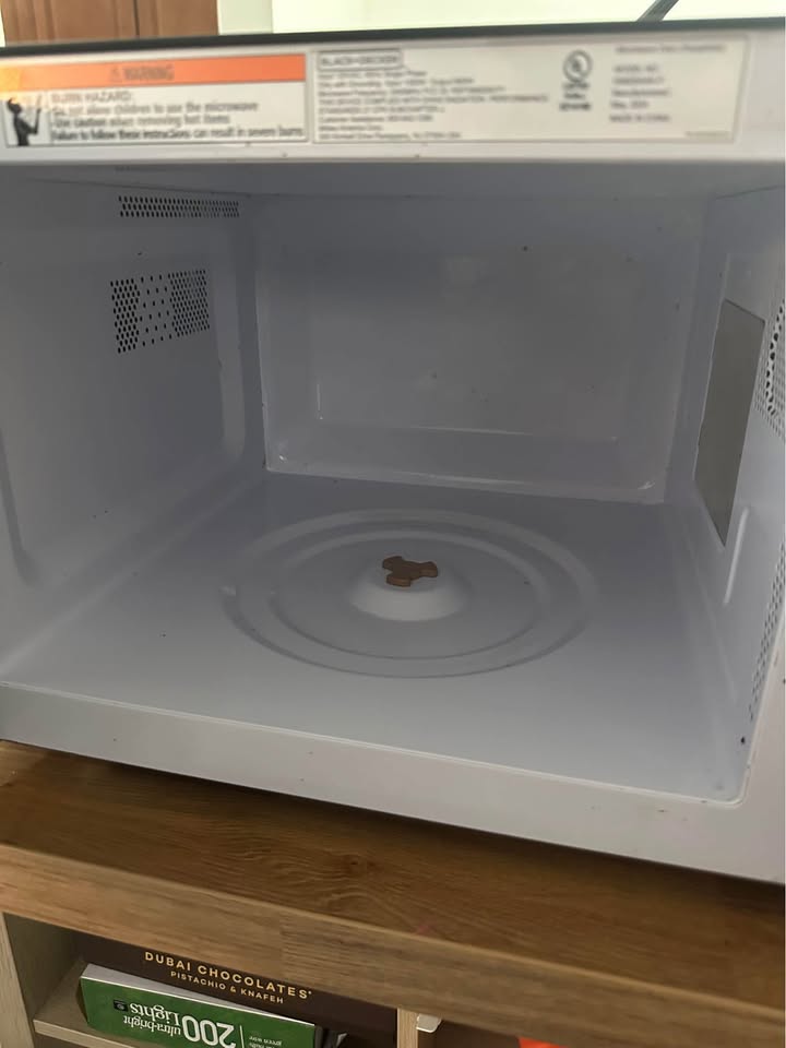 Black+Decker Stainless Steel Microwave – Excellent Condition - photo 2
