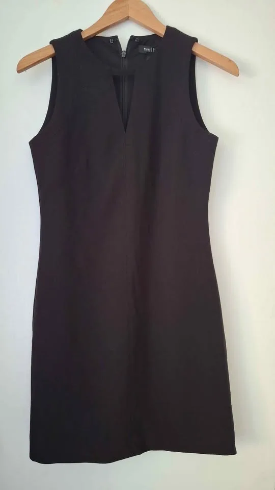 Black Dress with Removable Collar image indicator(4)