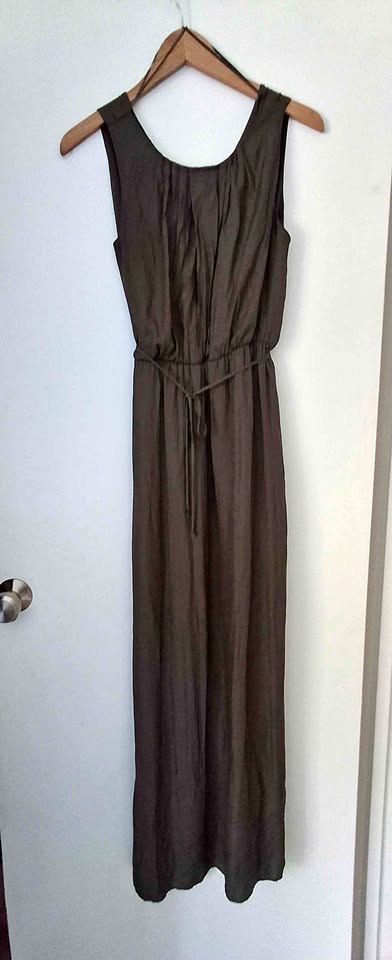 Basic Sleeveless Maxi Dress with Double Slits