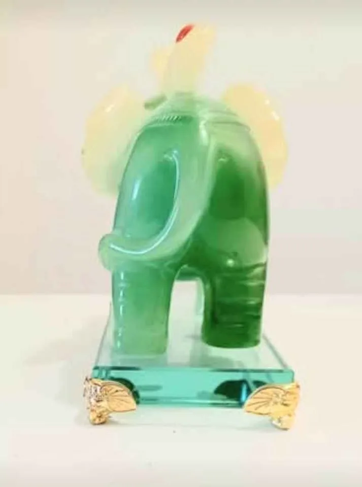 Large Carved Jade Elephant Figurine image indicator(4)