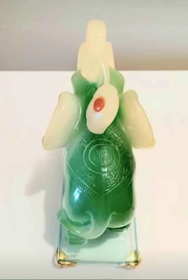 Large Carved Jade Elephant Figurine image indicator(5)