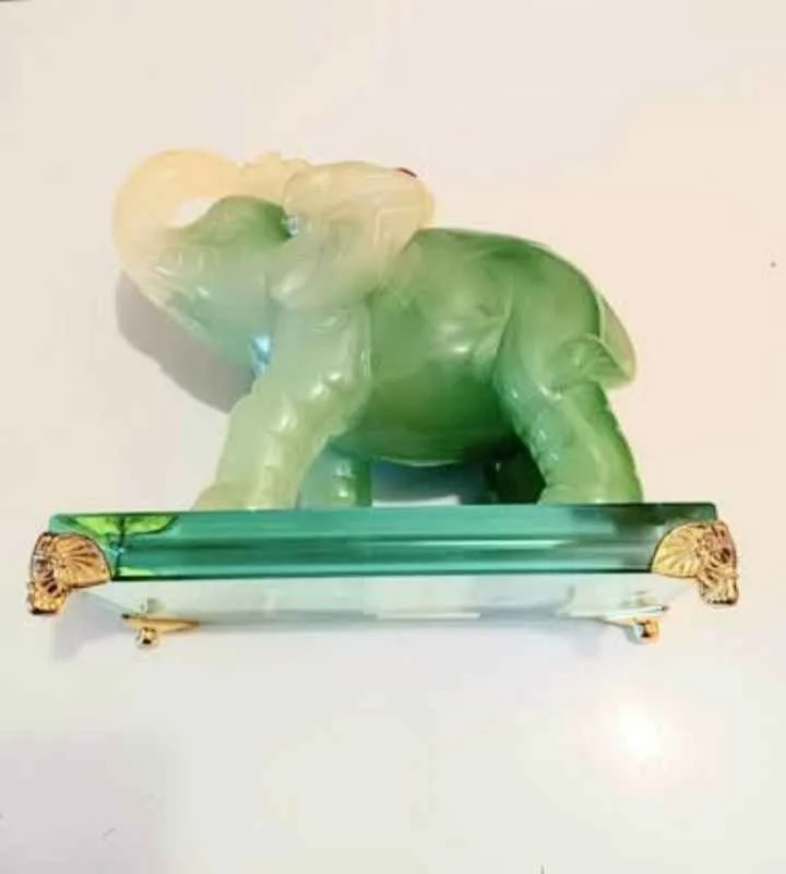 Large Carved Jade Elephant Figurine image indicator(6)