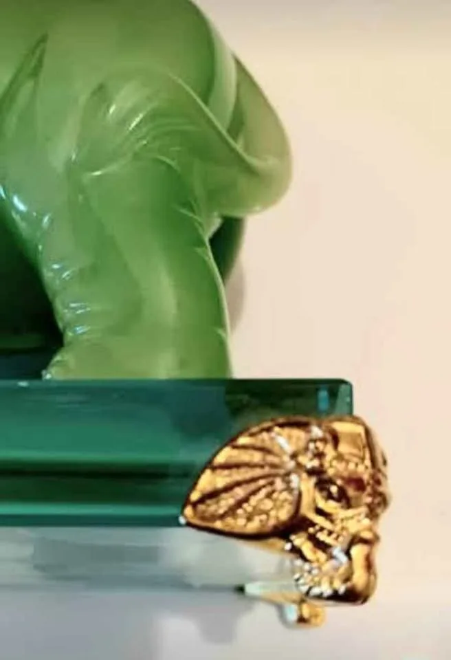 Large Carved Jade Elephant Figurine image indicator(10)