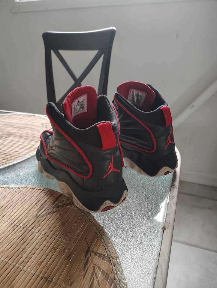 Kid's Size 6 Jordan Team 1's Basketball Shoe's - photo 2