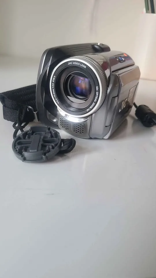 JVC Everio Camcorder - Works Plugged In thumbnail