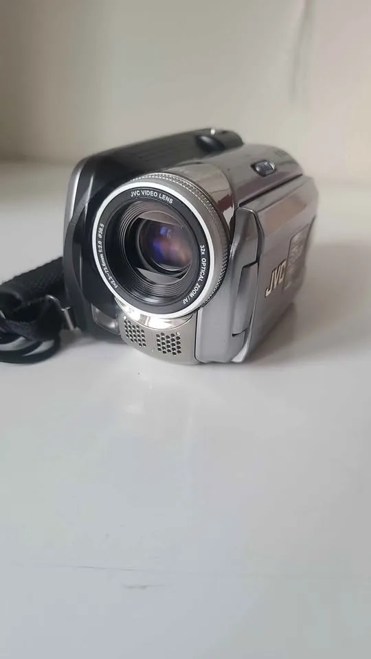 JVC Everio Camcorder - Works Plugged In image indicator(10)