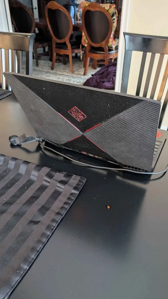 HP OMEN 15 Gaming Laptop image indicator(5)