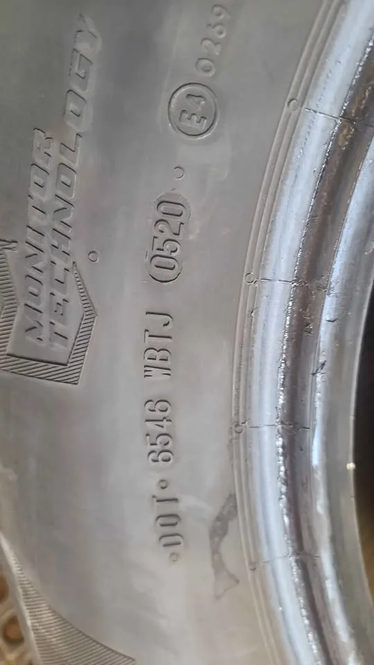 Set Of 4 All Season Tires General Evertrek RTX 235/65R16 image indicator(4)