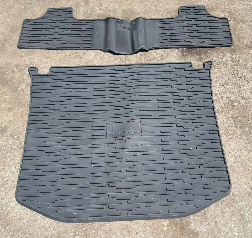 Jeep Grand Cherokee OEM Rubber Mats image indicator(5)