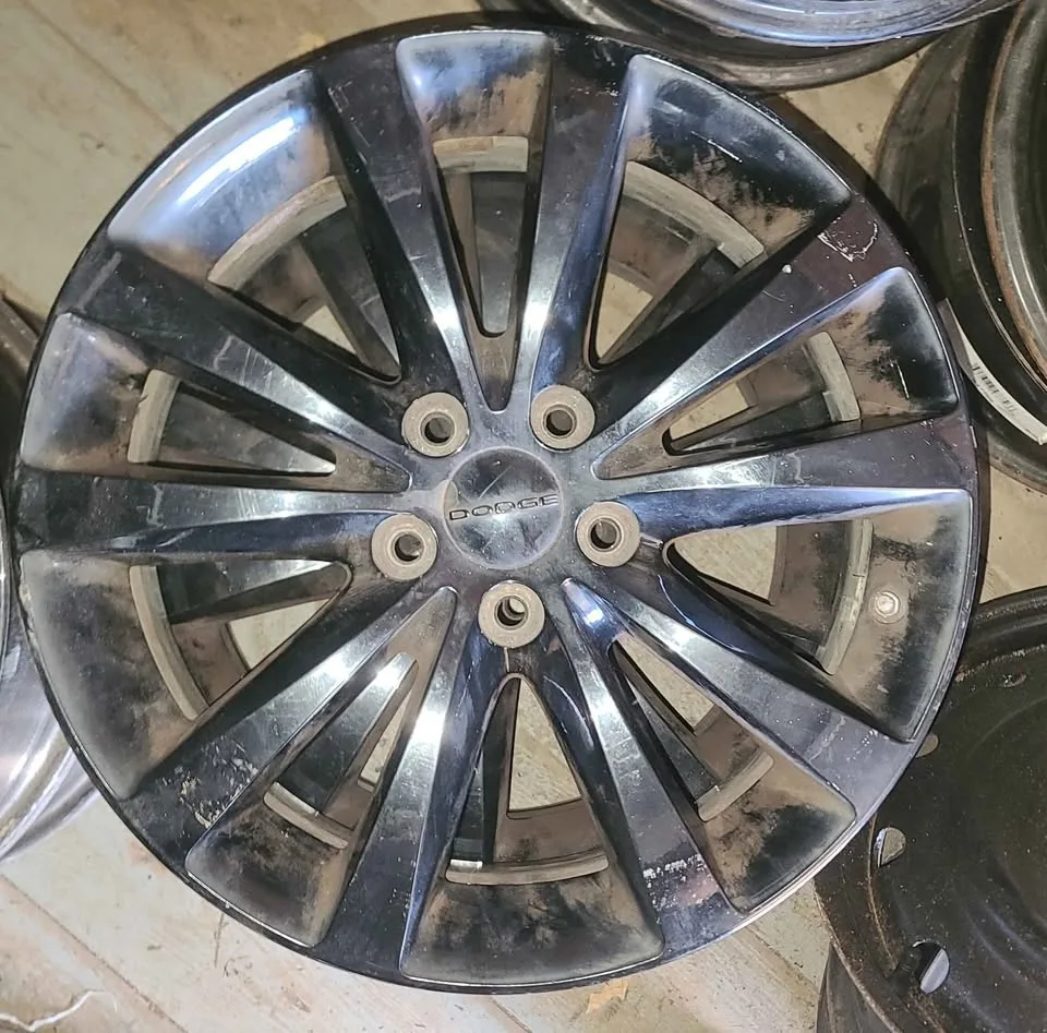 18 inch, 5x114.3, 67.1mm CB, +40mm offset, Dodge Avenger image indicator(2)