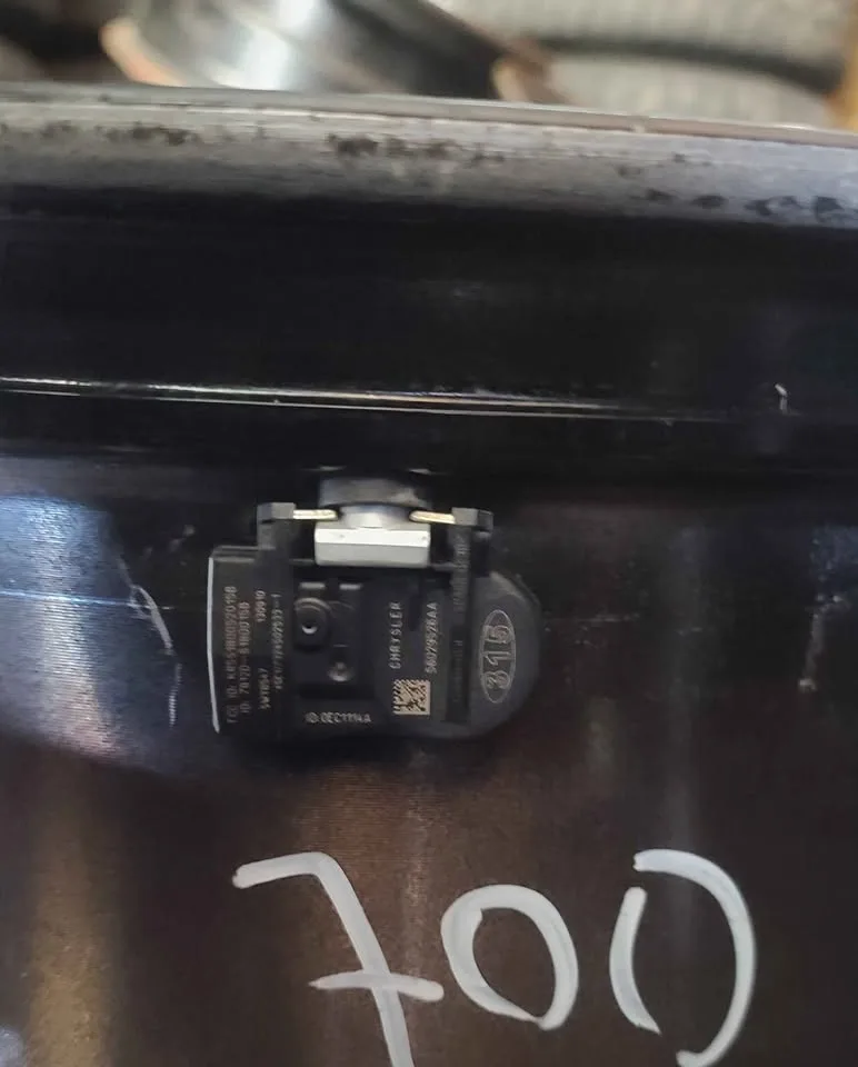 18 inch, 5x114.3, 67.1mm CB, +40mm offset, Dodge Avenger image indicator(4)