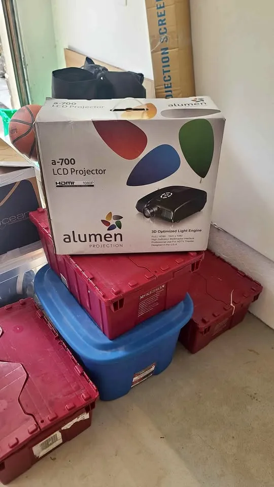 Alumen a700 Projector with Screen thumbnail