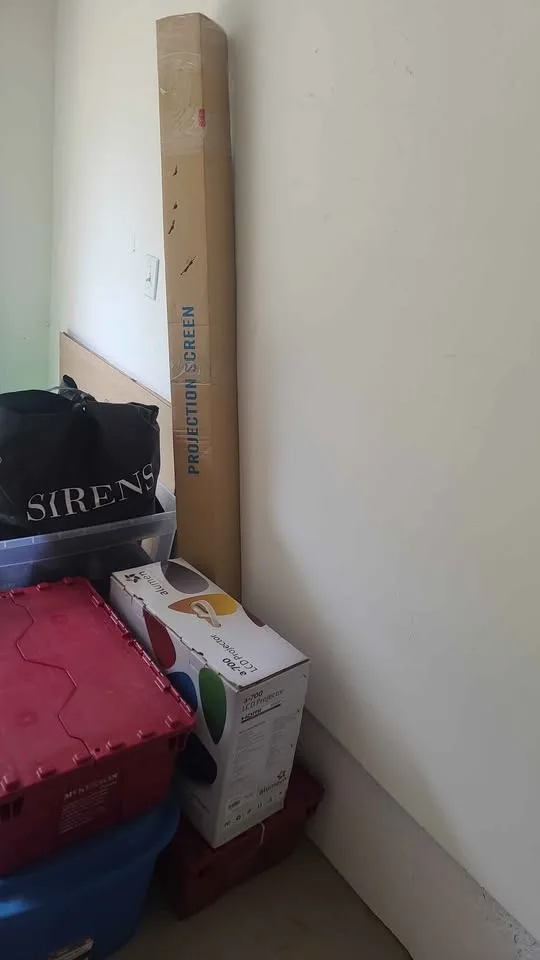 Alumen a700 Projector with Screen image indicator(5)