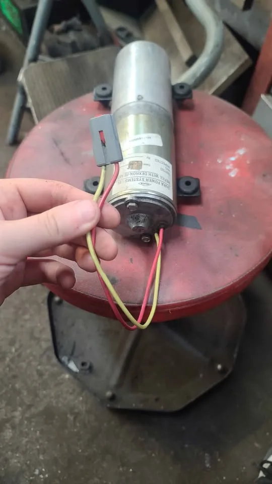 Convertible Motor from 2002 Ford Mustang image indicator(5)