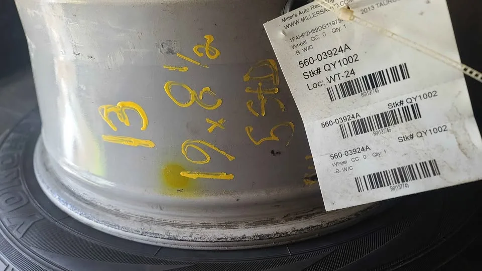 Pair of 19inch Rims fits Ford Taurus image indicator(4)