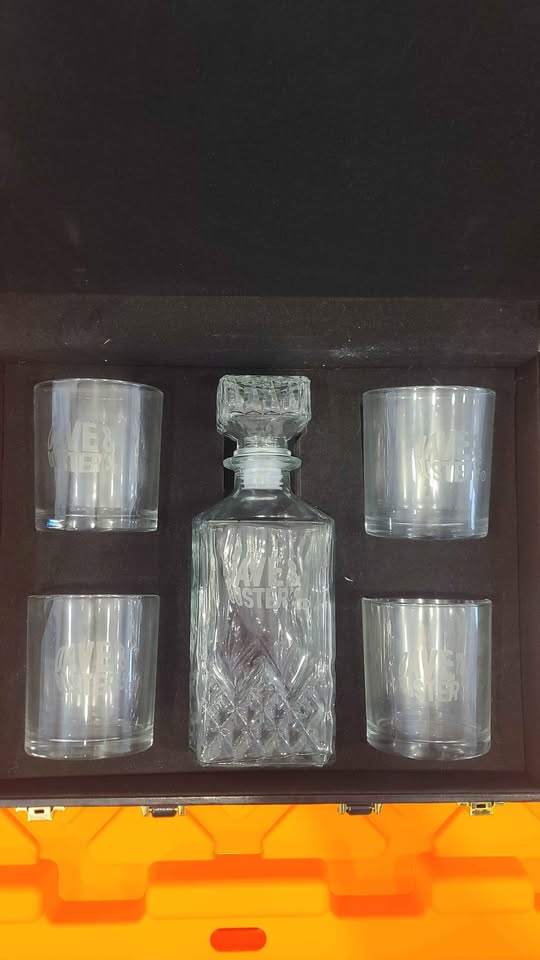 Dave and Busters Decanter Set 5-Piece - photo 4