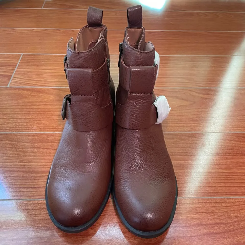 NEW✨Women's 7.5M, Kenneth Cole Brown Leather Ankle Boots image indicator(3)