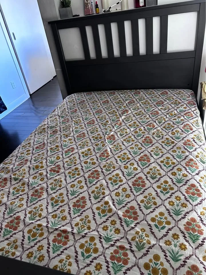 Bed frame with storage image indicator(4)