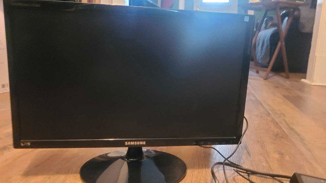 Samsung 21.5" LED Monitor (S22A300B) 🥕 - photo 3