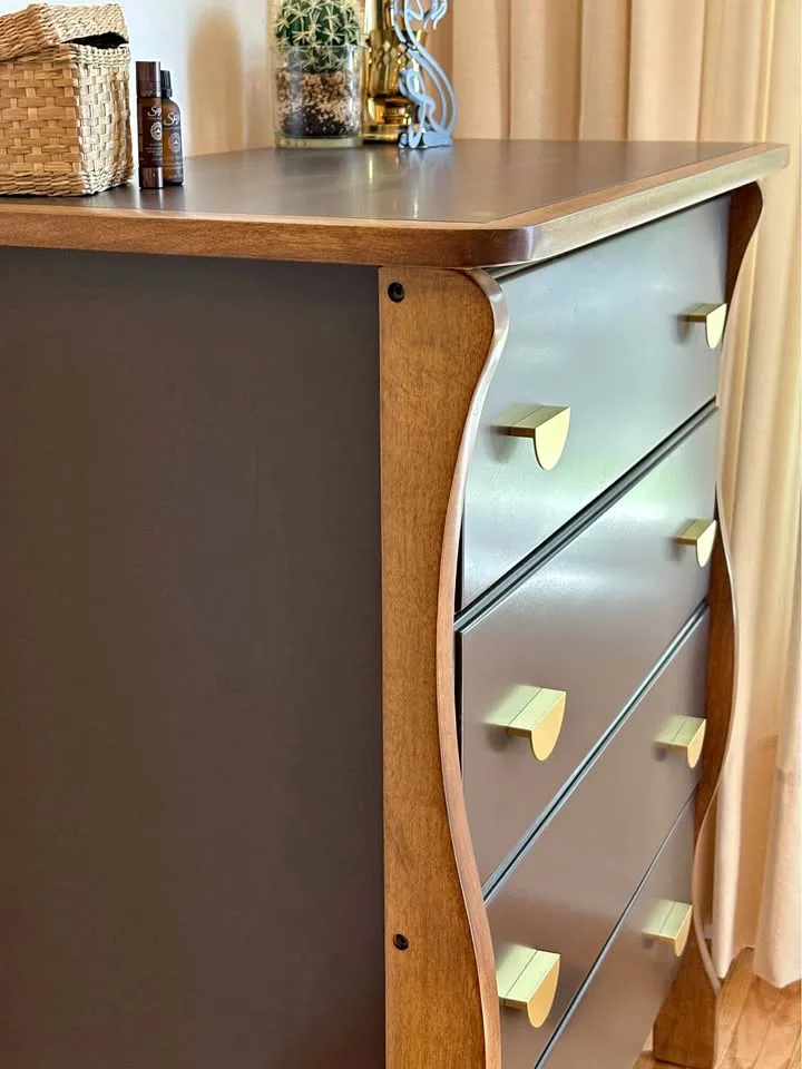 Beautiful Curves Bureau / Tall Dresser thumbnail