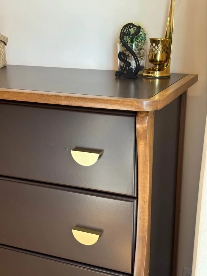 Beautiful Curves Bureau / Tall Dresser image indicator(4)