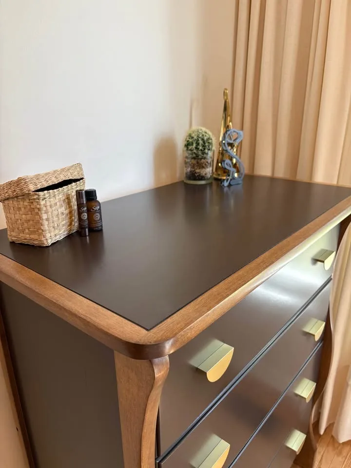 Beautiful Curves Bureau / Tall Dresser image indicator(5)