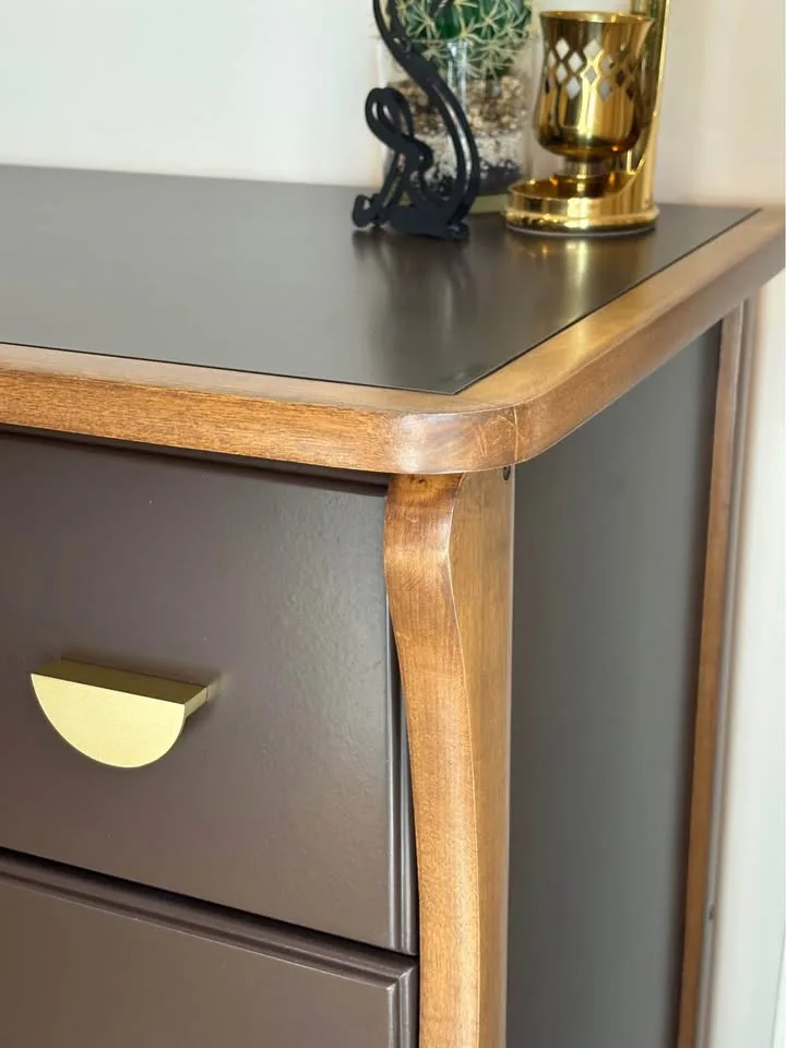 Beautiful Curves Bureau / Tall Dresser image indicator(10)