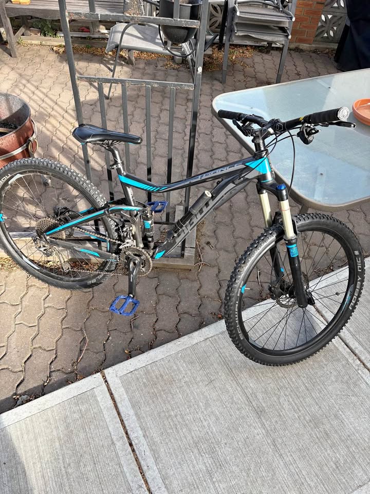 GIANT TRANCE Medium Full Suspension